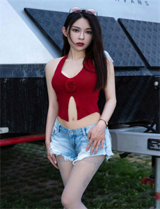 《诱人的妺妺2在线播放-经典乱家庭伦小说》