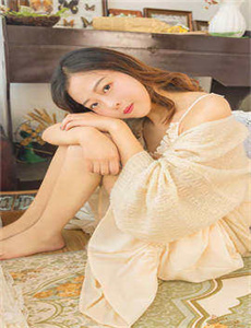 《美女全裸-骚66》