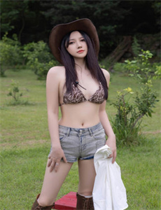 《日本中文字幕巨大的乳专区-性感白虎美女》