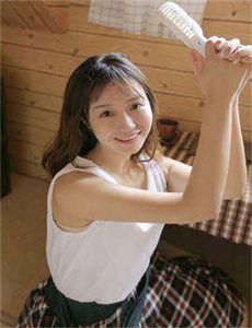 《亚洲熟女乱色综合一区小说-辜怡媃》