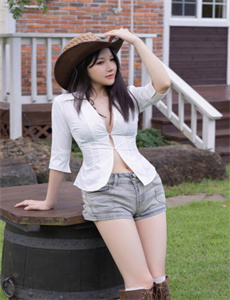 《夏兰荇德 宇-天美传媒后妈儿子》